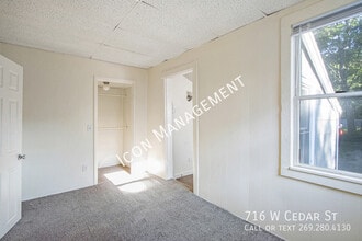 716 W Cedar St in Kalamazoo, MI - Building Photo - Building Photo