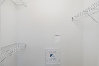 Shiplock Views in Richmond, VA - Building Photo - Building Photo