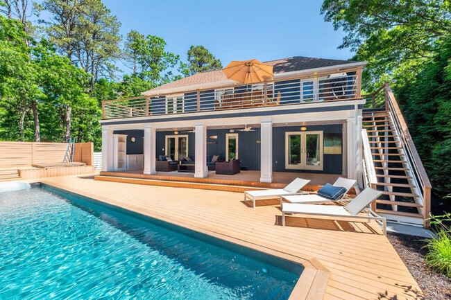 65 Edwards Hole Rd in East Hampton, NY - Building Photo - Building Photo