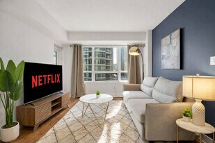 318 Wellington St W, Unit SI ID1403814P in Toronto, ON - Building Photo