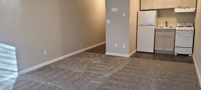 1625 Kent Des Moines Rd in Des Moines, WA - Foto de edificio - Building Photo