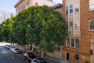 Lambourne in San Francisco, CA - Building Photo