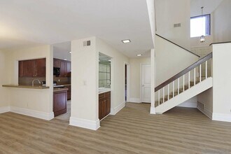 2585 Caminito Muirfield in San Diego, CA - Building Photo - Building Photo