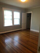 29 Chetwynd Rd, Unit 2 in Somerville, MA - Foto de edificio - Building Photo