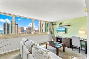 445 Seaside Ave in Honolulu, HI - Building Photo