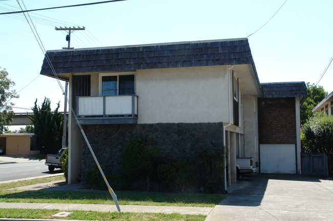 901 Liberty in El Cerrito, CA - Foto de edificio - Building Photo