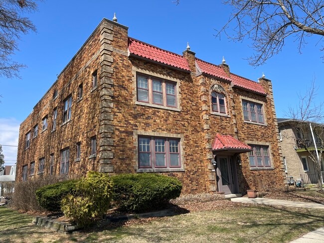 property at 4573 S Lake Dr