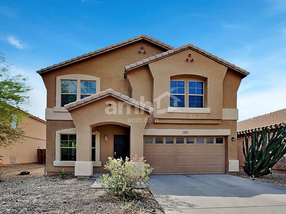 3219 W Saint Anne Ave in Phoenix, AZ - Building Photo