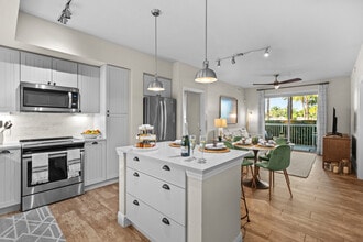 1333 South Ocean Apartments in Pompano Beach, FL - Building Photo - Interior Photo