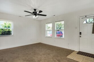 1914 Somerville Dr in Hampton, VA - Building Photo - Building Photo