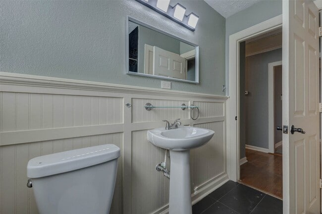 property at 2043 Alta Vista St