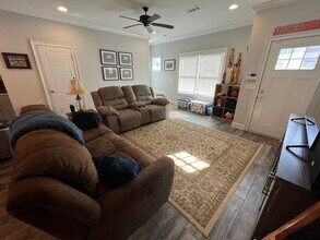 College Oaks E-106 in Auburn, AL - Foto de edificio - Building Photo