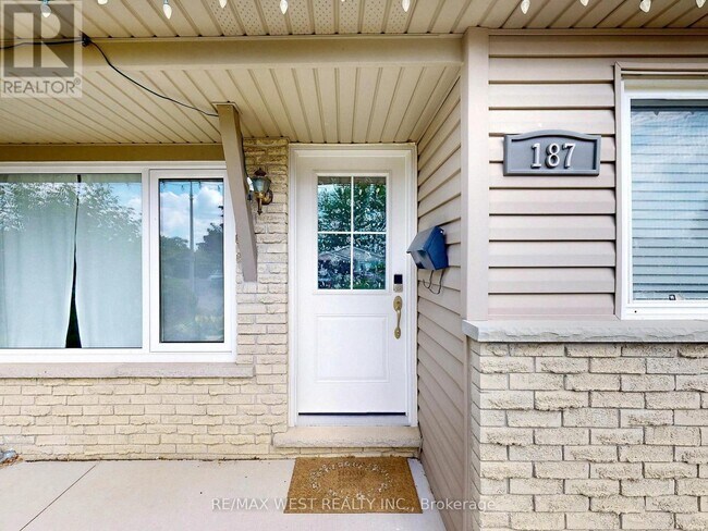 187 Broken Oak Crescent in Kitchener, ON - Building Photo - Building Photo