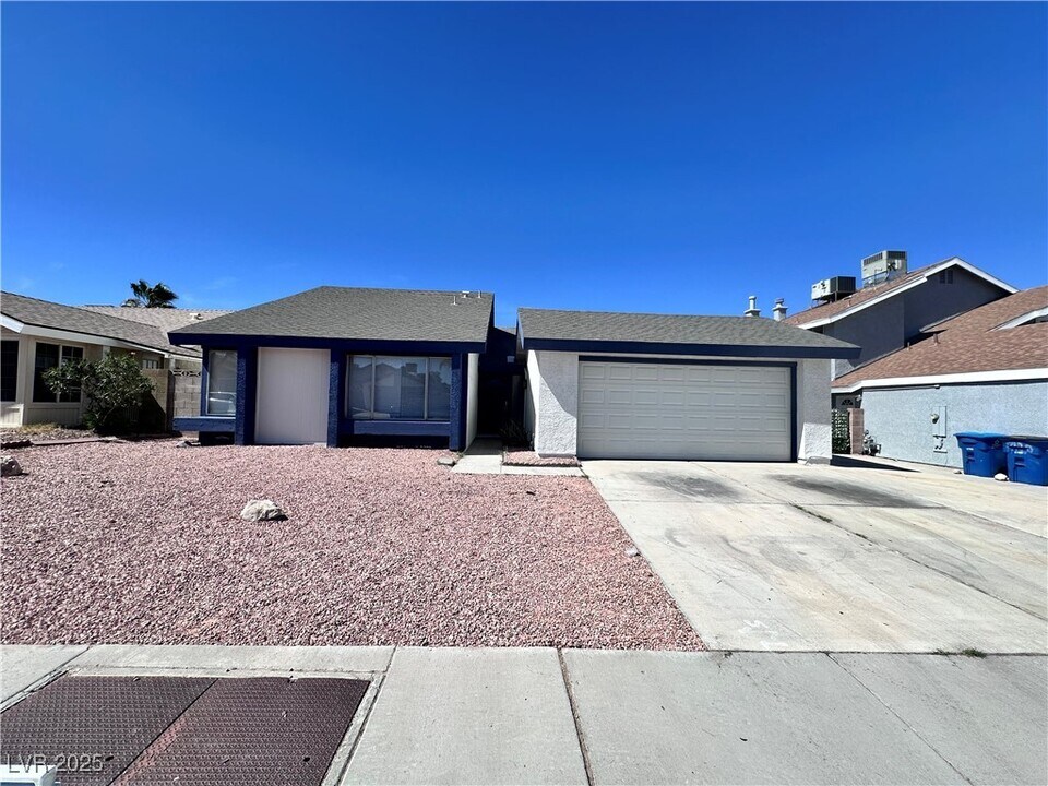 7130 Mountain Moss Dr in Las Vegas, NV - Building Photo