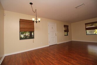 545 Young Pl in Lakeland, FL - Building Photo - Building Photo