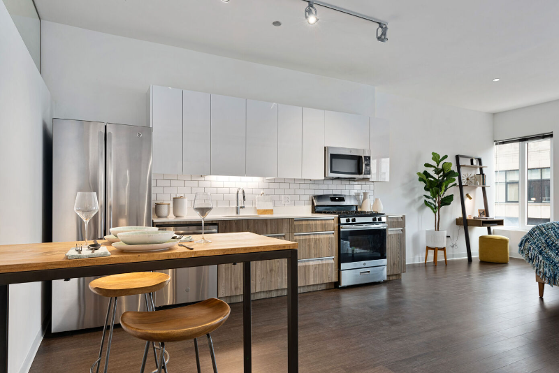 1975 N Milwaukee Ave-Unit -616 in Chicago, IL - Building Photo