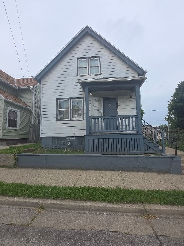 property at 2714 W Walnut St