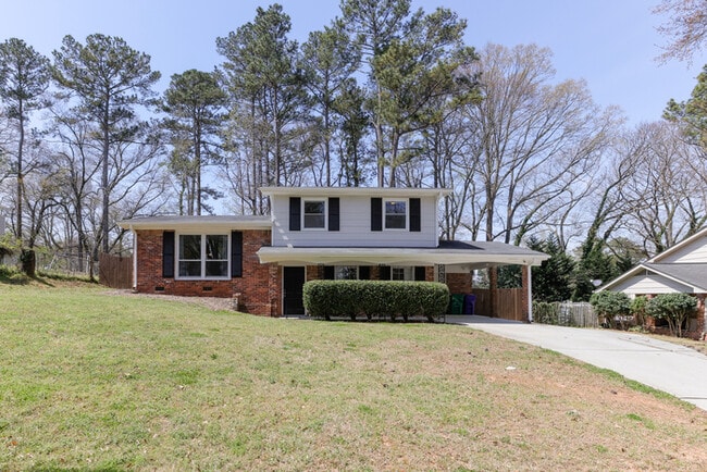1880 Chisholm Ct in Tucker, GA - Building Photo - Building Photo