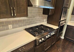 1211 Thompson St in Houston, TX - Building Photo - Building Photo