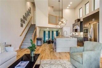 1376 Arch Pl in Dallas, TX - Building Photo - Building Photo