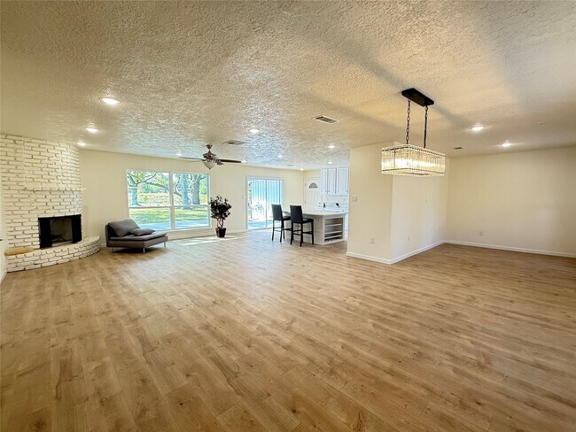 15714 Torry Pines Rd in Houston, TX - Foto de edificio - Building Photo