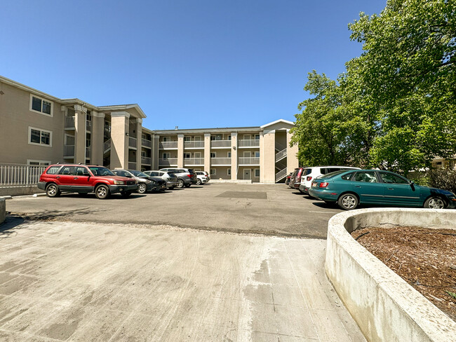 239 300 N in Provo, UT - Foto de edificio - Building Photo