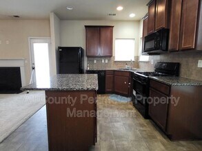 5867 San Gabriel Ln in Atlanta, GA - Building Photo - Building Photo