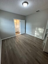 2208 W Woodlawn Ave in Tampa, FL - Building Photo - Building Photo