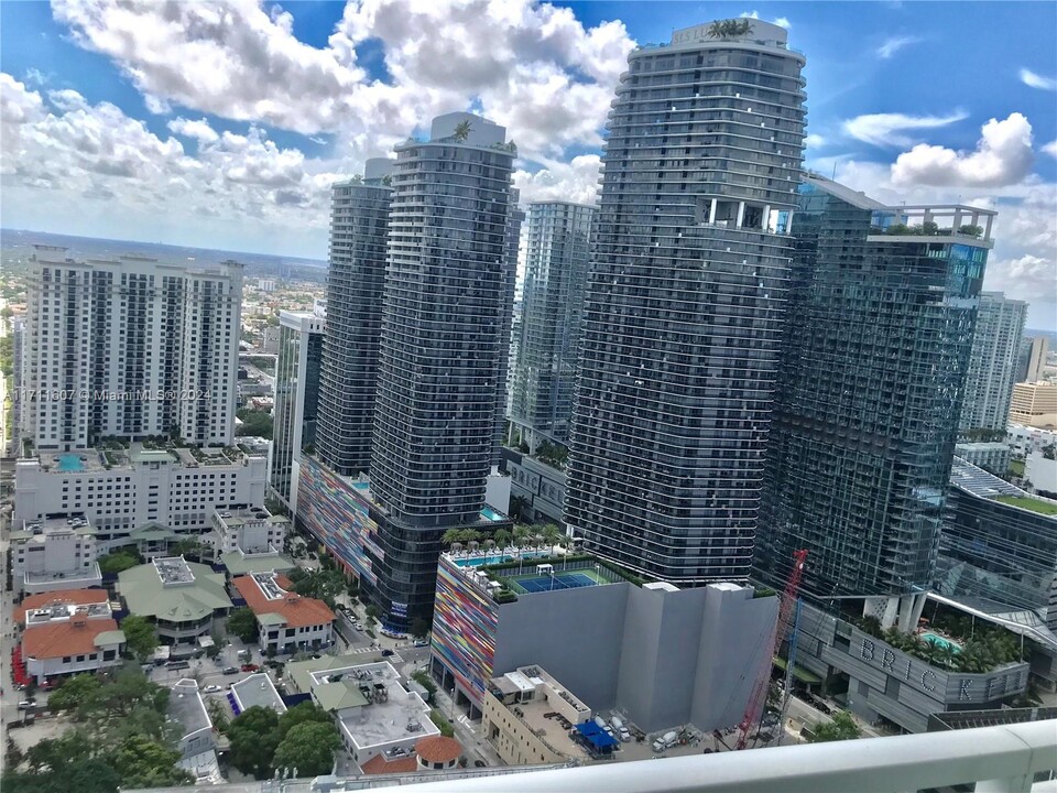 951 Brickell Ave, Unit 4107 in Miami, FL - Building Photo