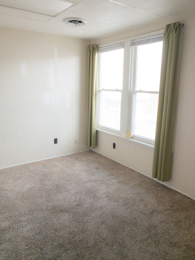 9731 Joseph Campau Ave Apartments and Nearby Hamtramck Apartments For