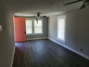 6218 Woodrow St in Texas City, TX - Foto de edificio - Building Photo