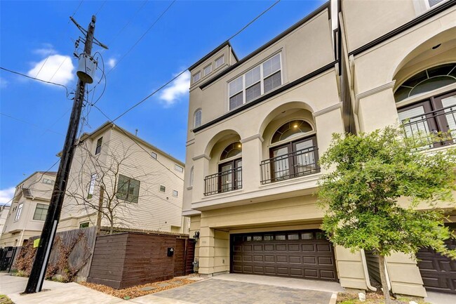 1108 Fowler St in Houston, TX - Building Photo - Building Photo