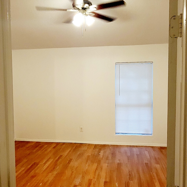 9503 Olde Towne Row in Dallas, TX - Building Photo - Building Photo