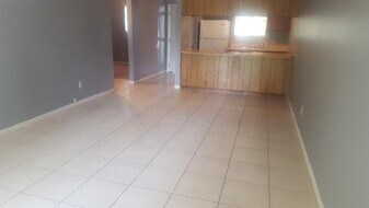 360 S 7th St, Unit 14 in Macclenny, FL - Building Photo