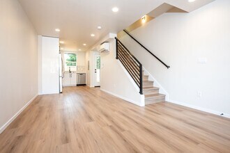 1567 NW 63rd St in Seattle, WA - Building Photo - Building Photo