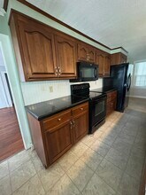 166 Old Amherst Rd in Sunderland, MA - Building Photo - Building Photo