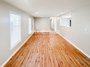 4060 W Stubbs Rd in College Park, GA - Foto de edificio - Building Photo