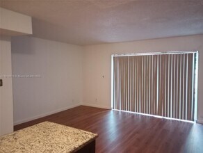 5845 Blueberry Ct in Lauderhill, FL - Building Photo - Building Photo