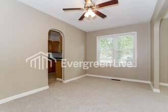 9001 E 66th Ter in Raytown, MO - Building Photo - Building Photo