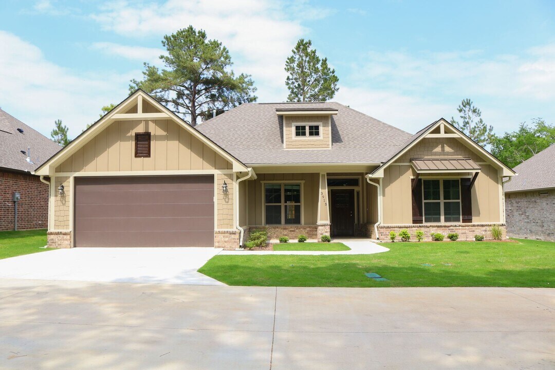 3915 Old Omen Rd in Tyler, TX - Building Photo