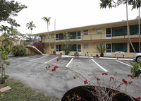 809 SE 2nd Ave in Hallandale Beach, FL - Foto de edificio - Building Photo