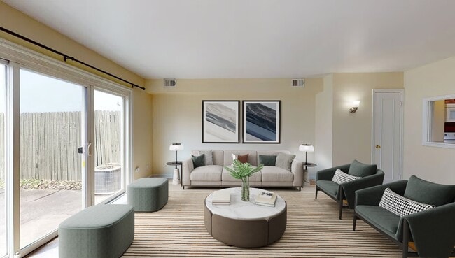 Carriage Hill Townhomes in Erie, PA - Building Photo - Building Photo