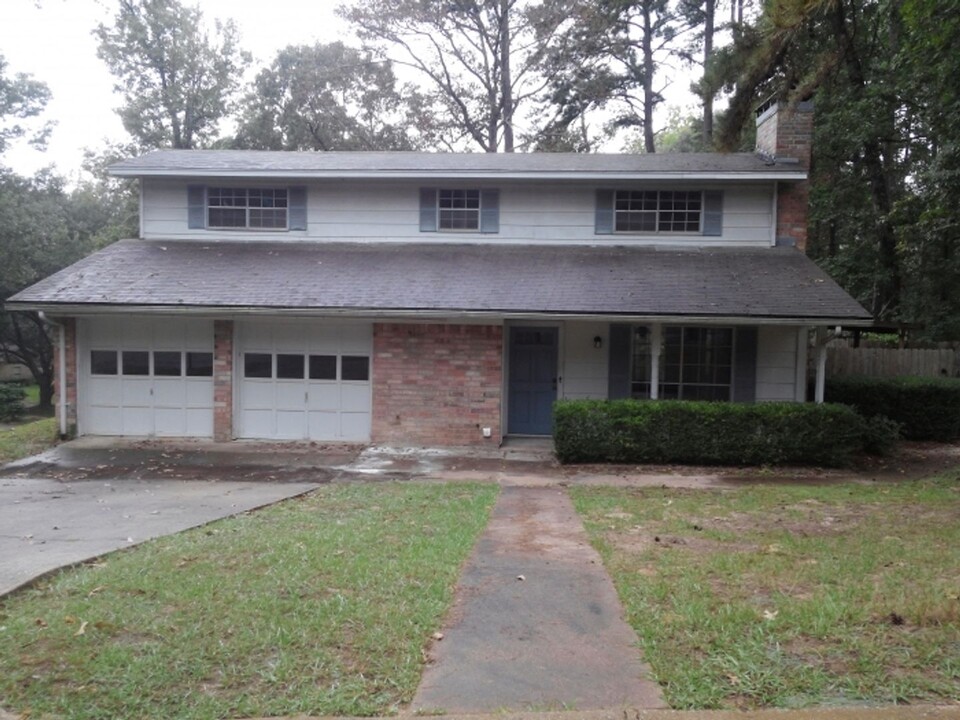 4001 Red Oak Dr in Nacogdoches, TX - Building Photo