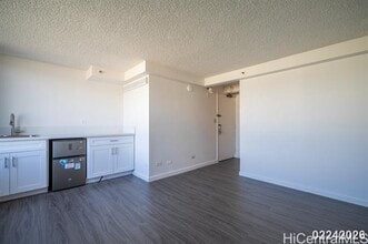 444 Niu St in Honolulu, HI - Building Photo - Building Photo