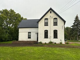 321 Harrison St W in Annandale, MN - Building Photo