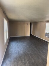 886 Queenswood St in Montgomery, TX - Building Photo - Building Photo