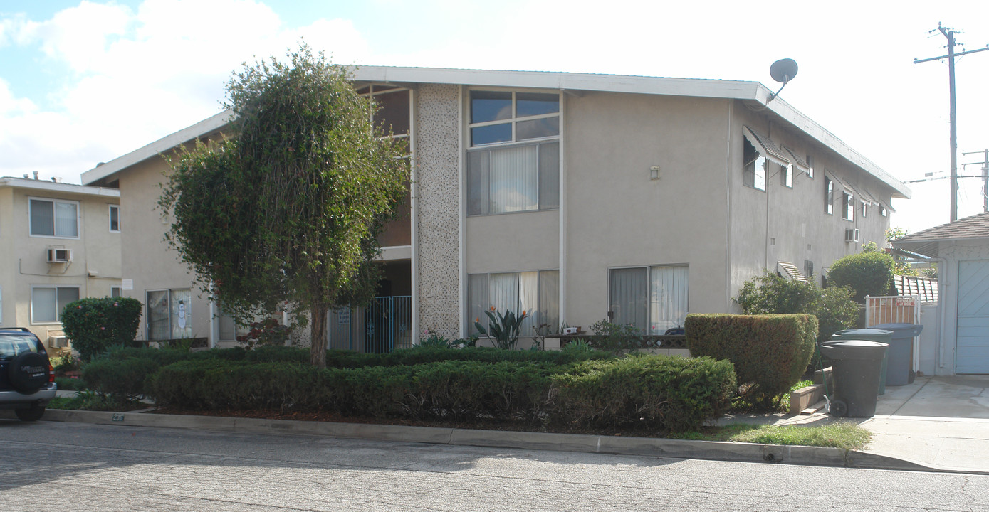 236 E Navilla Pl in Covina, CA - Building Photo