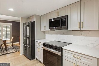 72 Ivy Pkwy NE in Atlanta, GA - Building Photo - Building Photo