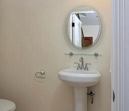 2027 Beloit Ave, Unit 4 in Los Angeles, CA - Building Photo - Building Photo