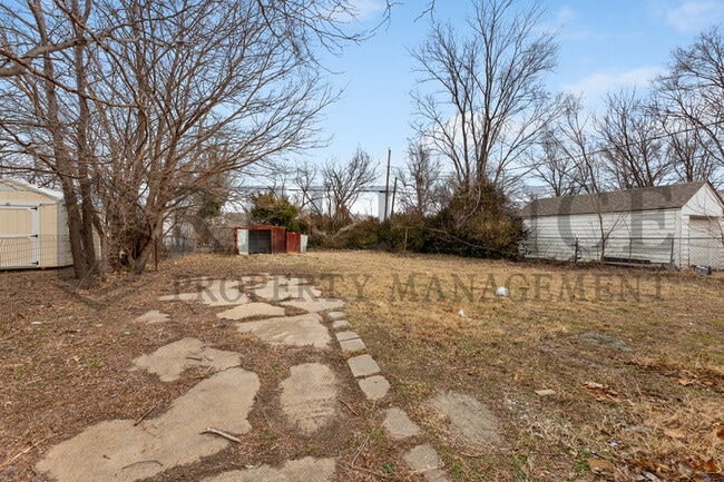 1316 Dellrose in Wichita, KS - Building Photo - Building Photo